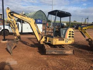 
                    2003 NEW HOLLAND EC25
                