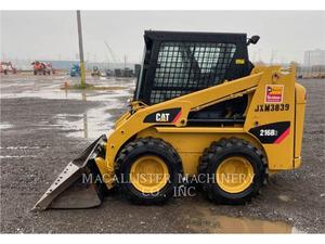 Caterpillar 216B3, Schrankladers, Bouw