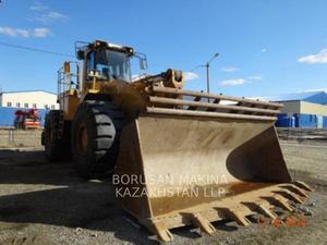 Caterpillar 990, Construction