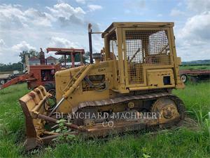 Caterpillar D4E, Construction