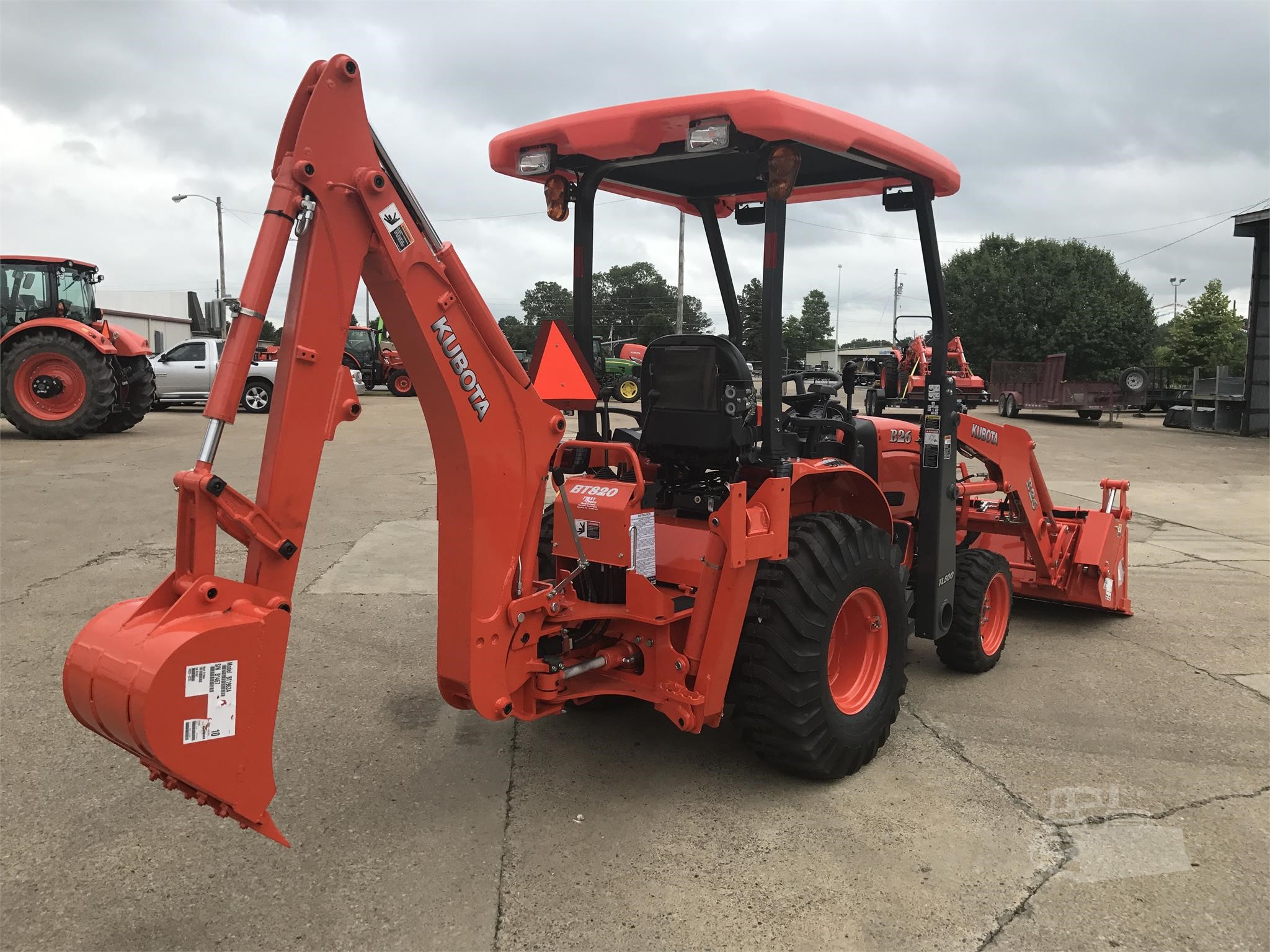 B26 KUBOTA Heavy sale in Tennessee