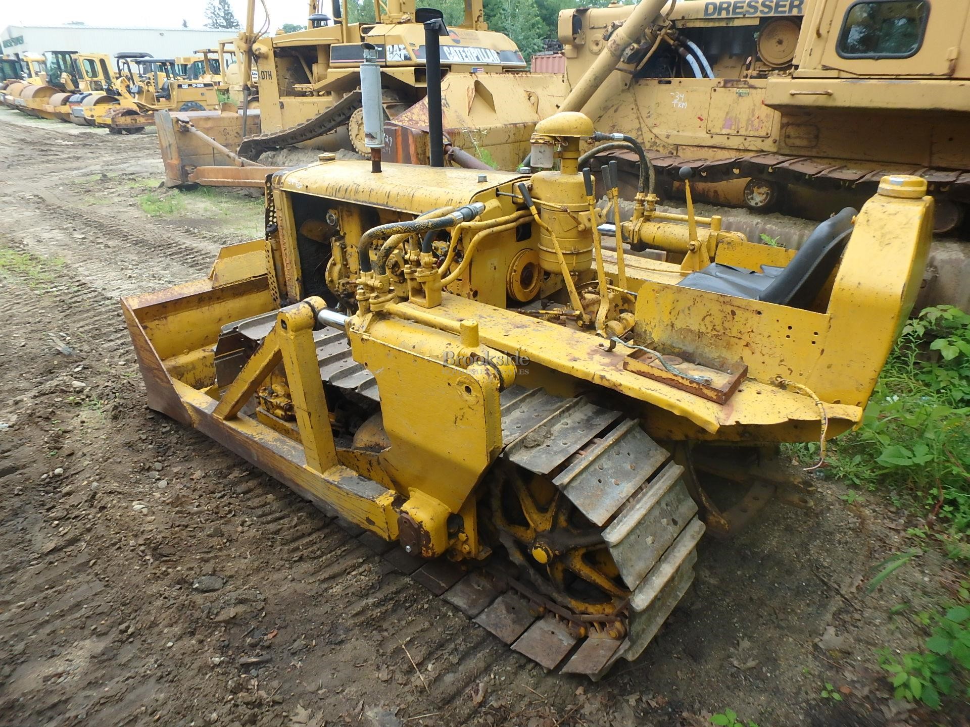 D2 CATERPILLAR Heavy sale in Massachusetts